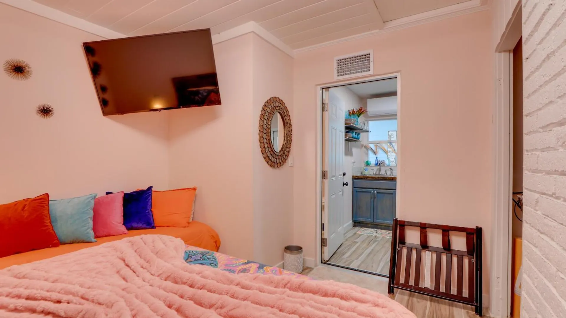 6 Mi To Siesta Outdoor Oasis With Hot Tub Apartment