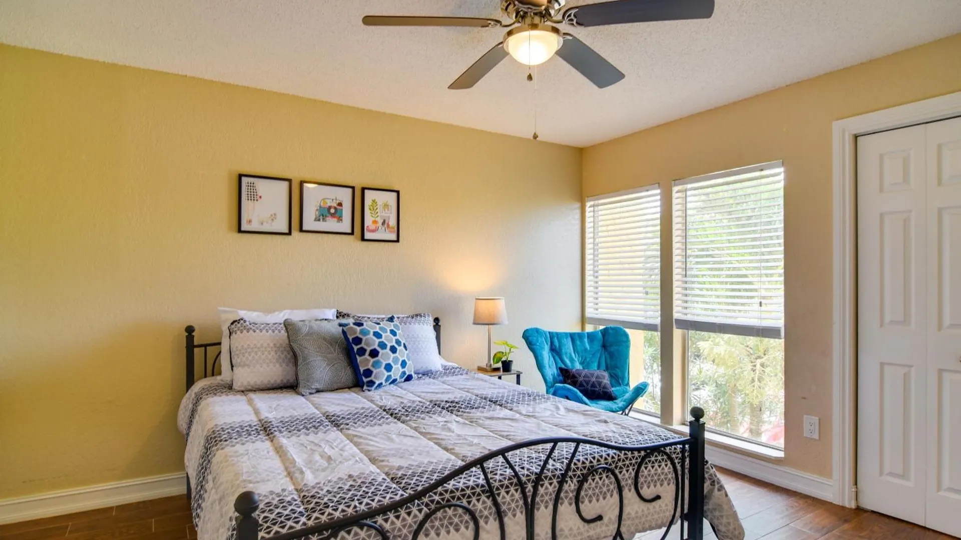 Apartment Escape About 4 Mi To Siesta Key Beach!