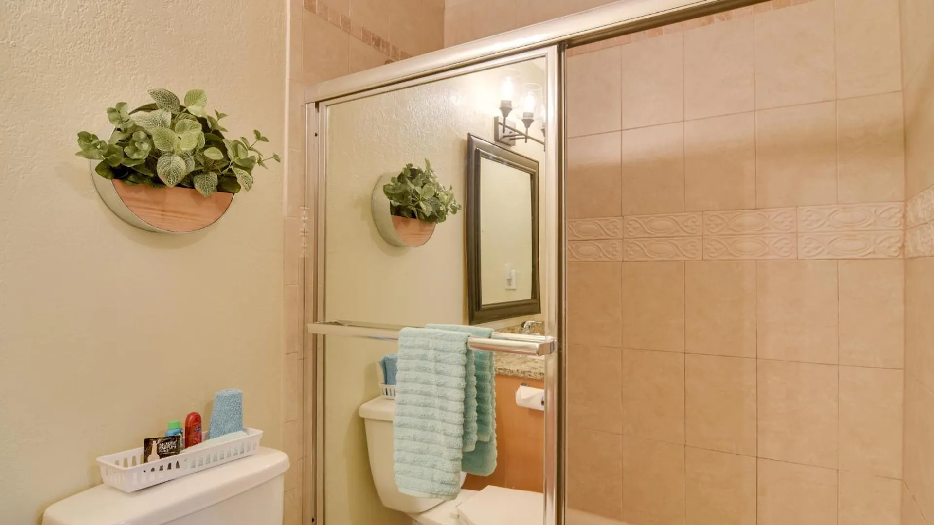 Apartment Escape About 4 Mi To Siesta Key Beach! *