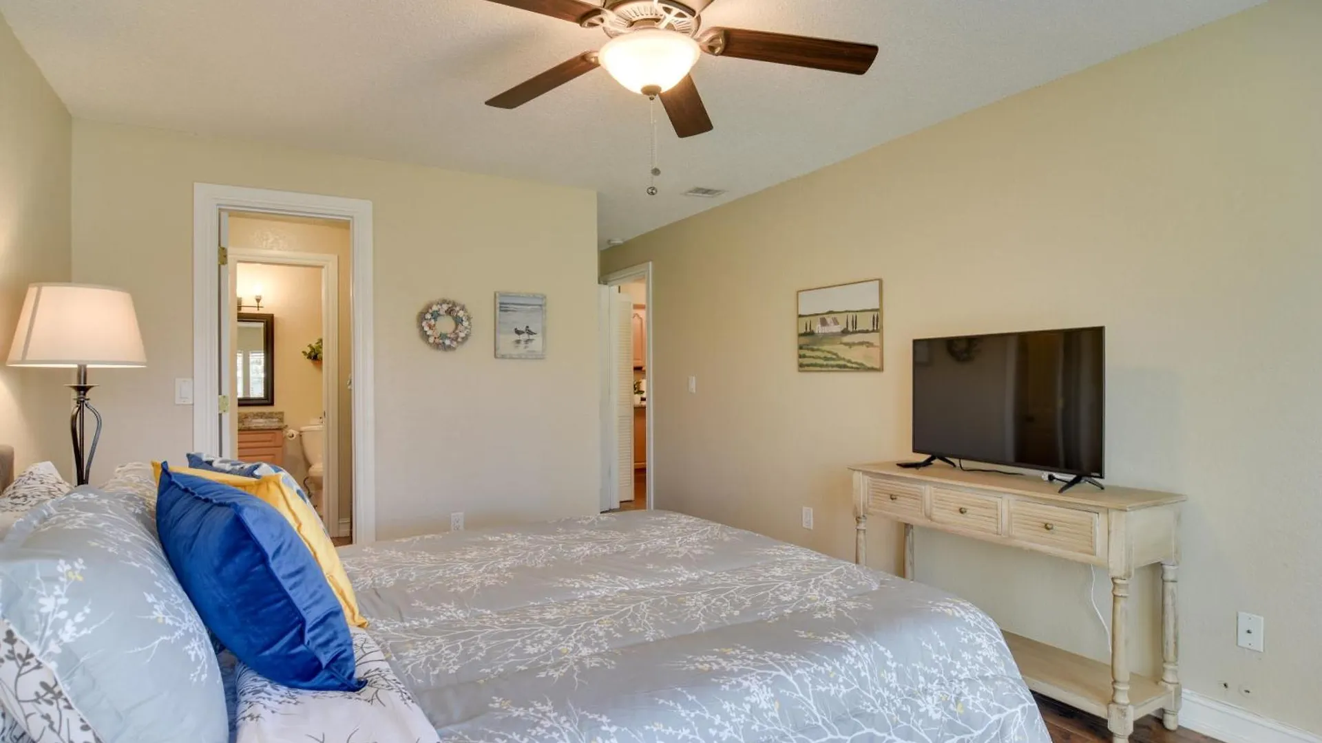 Escape About 4 Mi To Siesta Key Beach! Apartment