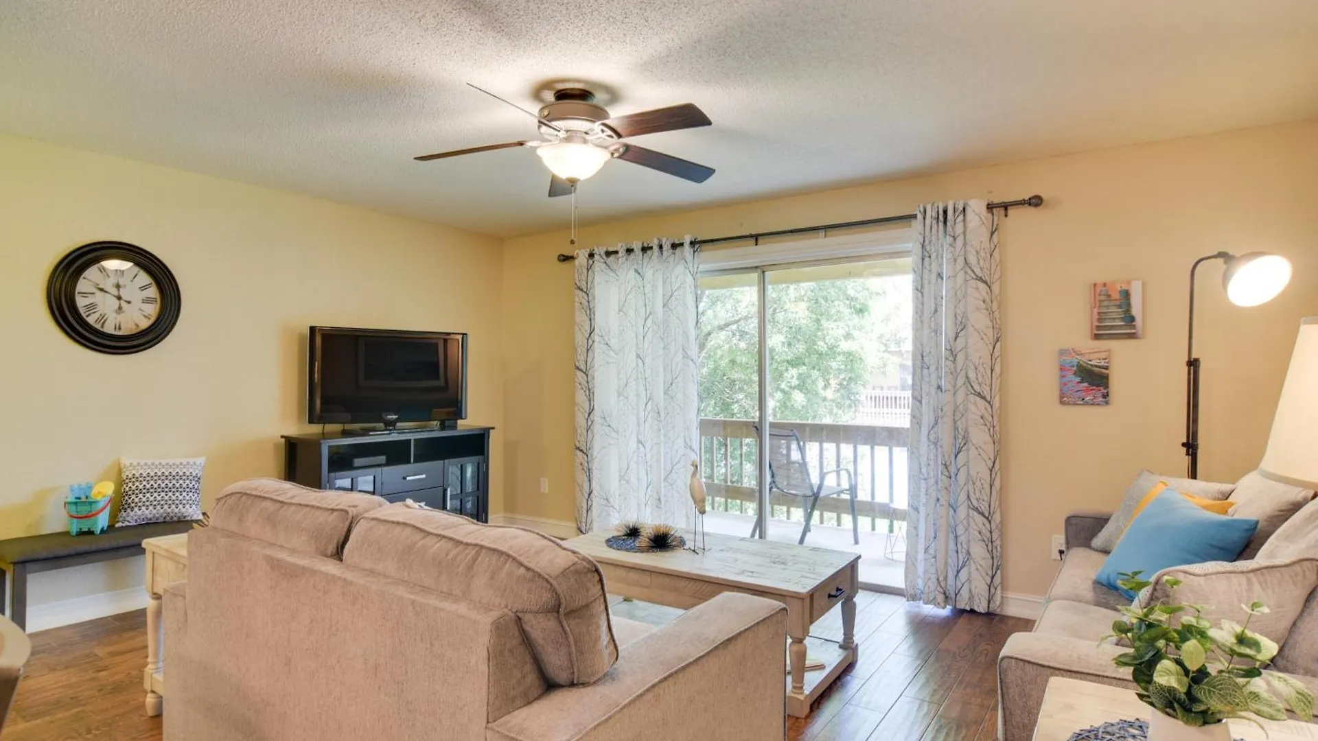 Apartment Escape About 4 Mi To Siesta Key Beach! *
