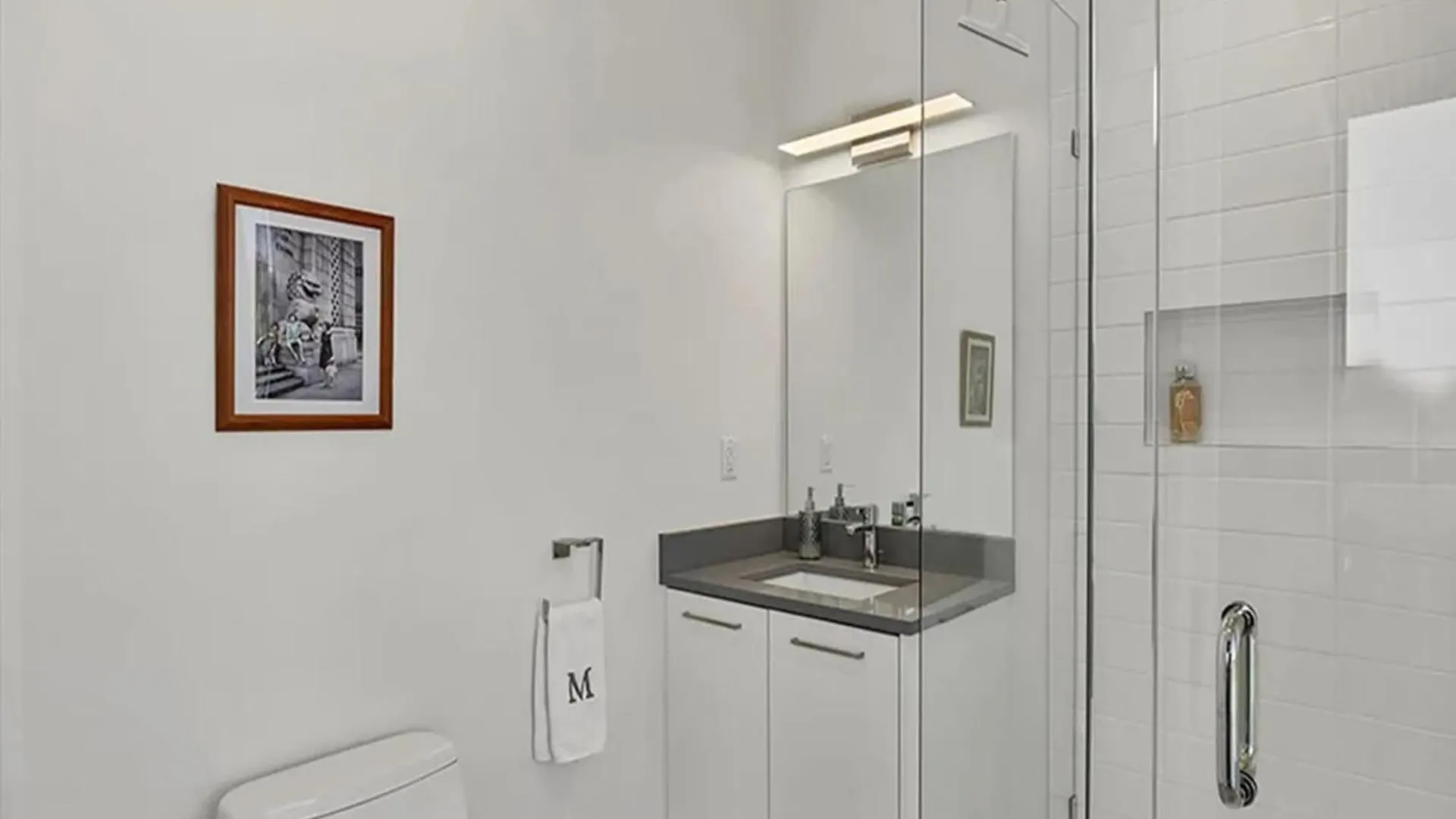 Apartment Downtown With Bay Views