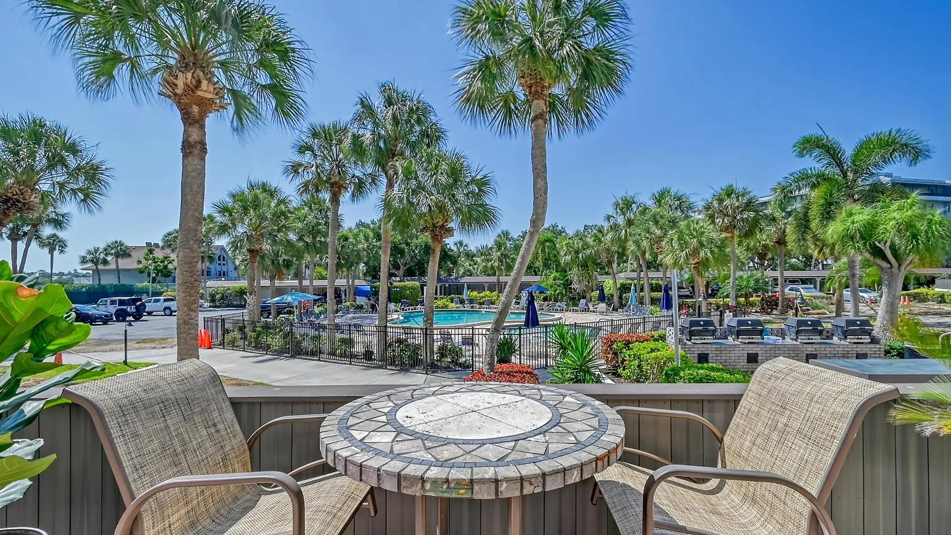 Harbor Towers Ground Floor Private Hot Tub Condo! *