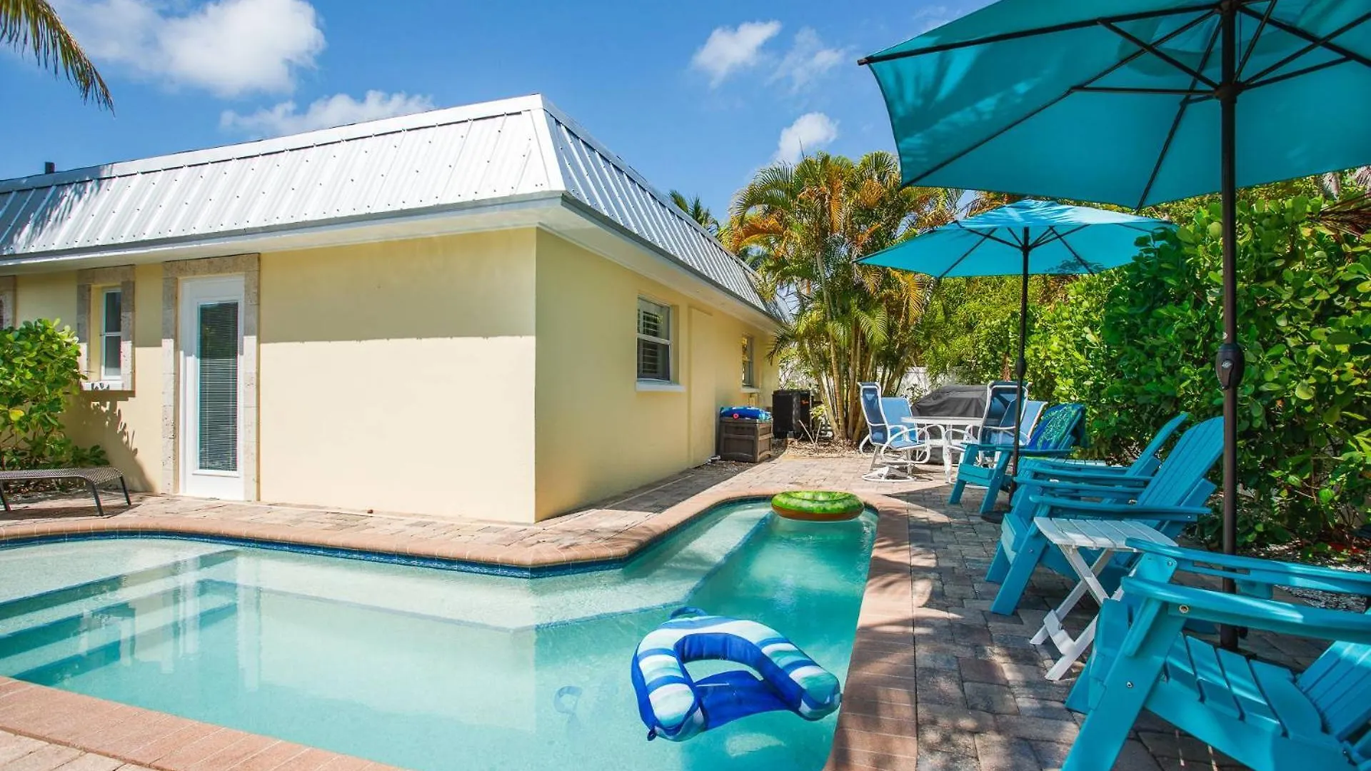 Lulu's Crescent - Entire Two Unit Complex * Sarasota