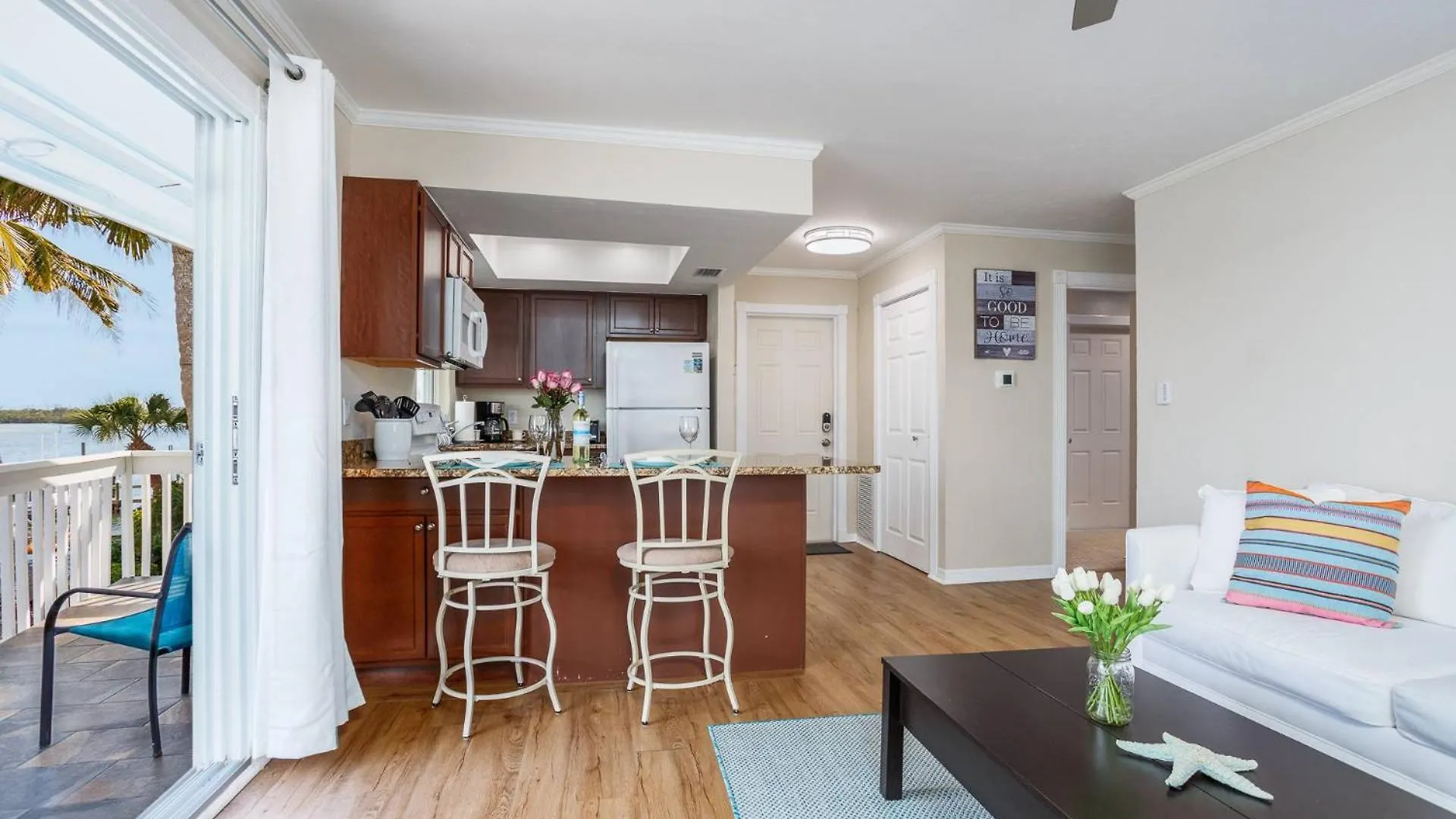 Coastal Breeze Siesta - Entire 4-unit Complex With Dock Holiday home Sarasota