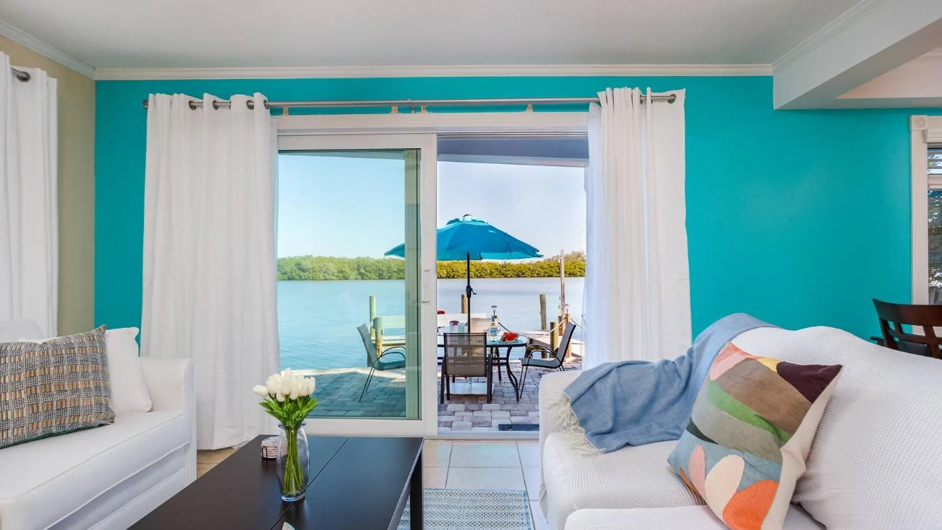 Holiday home Coastal Breeze Siesta - Entire 4-unit Complex With Dock