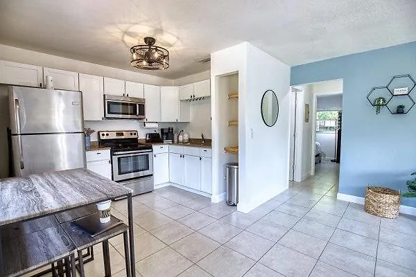 Holiday home Downtown With Fire Pit, Just 5 Min To *