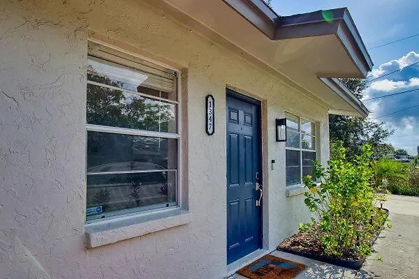Downtown With Fire Pit, Just 5 Min To Sarasota