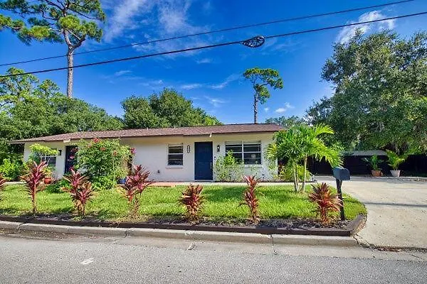 Downtown With Fire Pit, Just 5 Min To * Sarasota