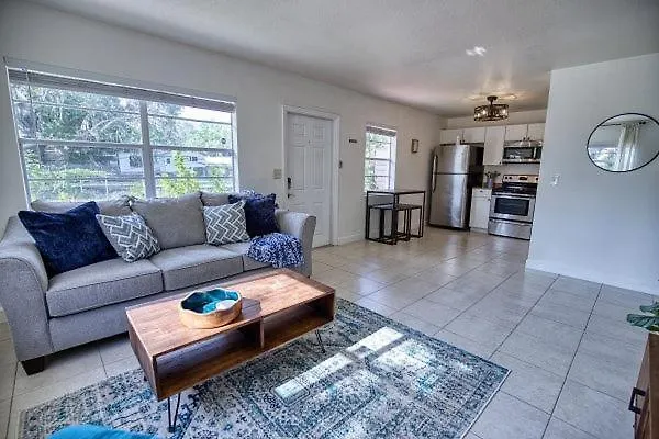 Downtown With Fire Pit, Just 5 Min To Holiday home Sarasota