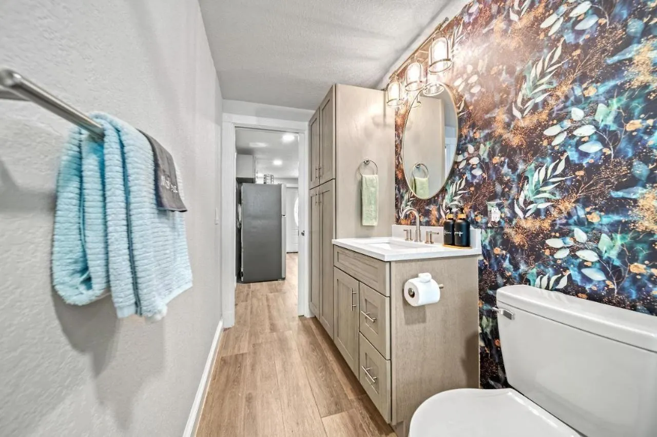 Holiday home Bromiscus 2br Amazing Pool, Games Sarasota