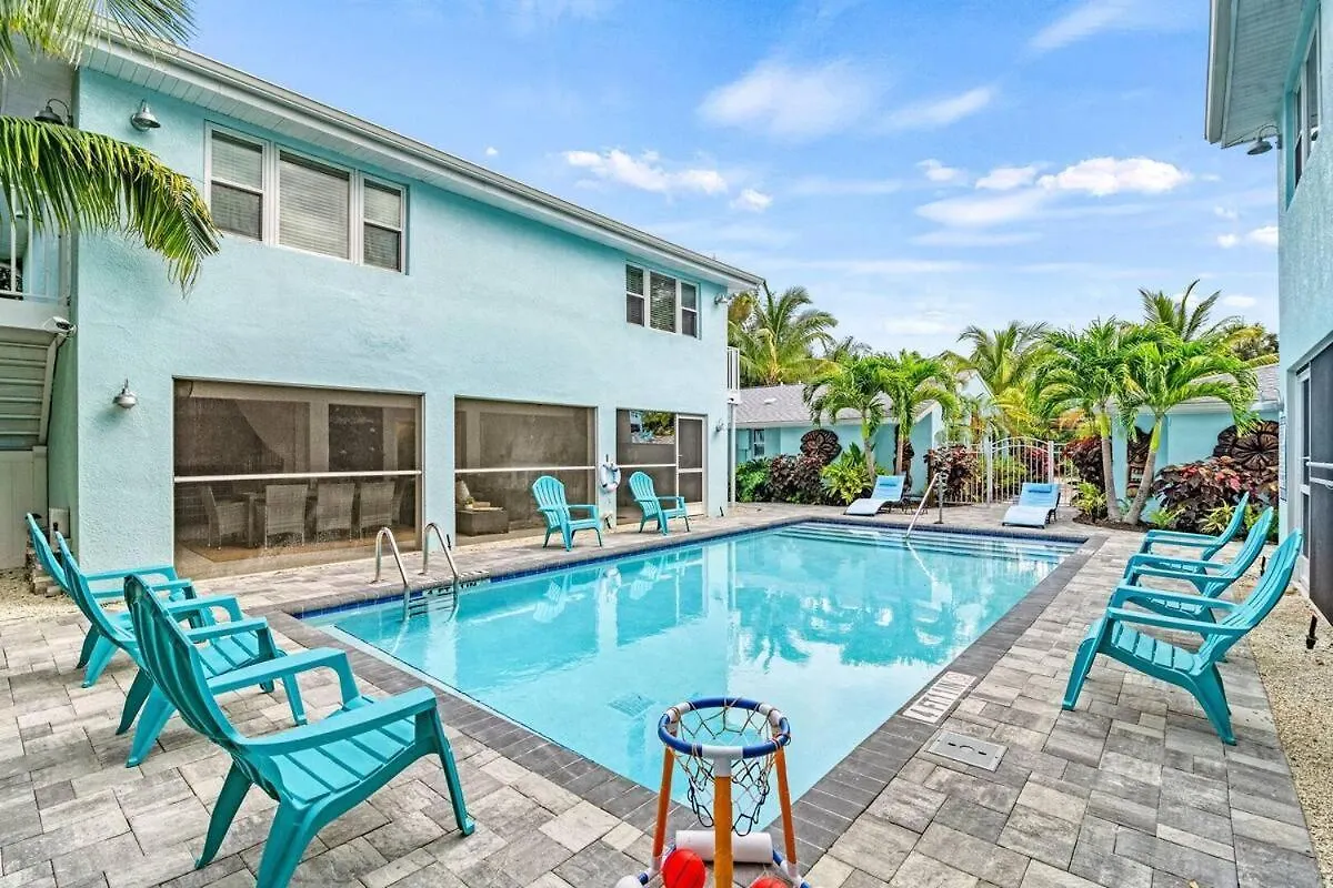 2br Coconut 800ft Walk To Games Holiday home Sarasota