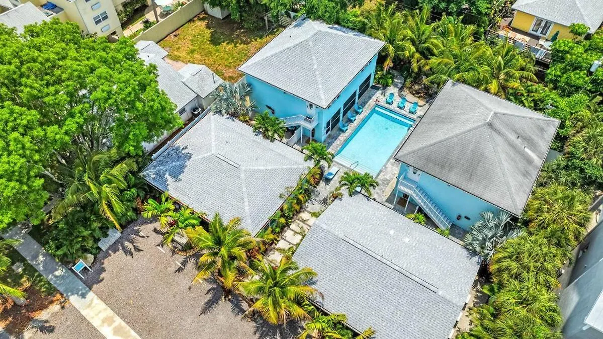 Holiday home 2br Coconut 800ft Walk To Games *