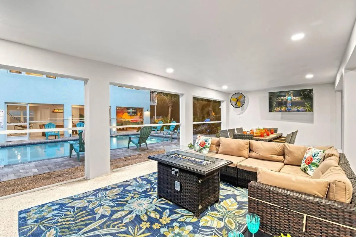 2br Coconut 800ft Walk To Games * Sarasota