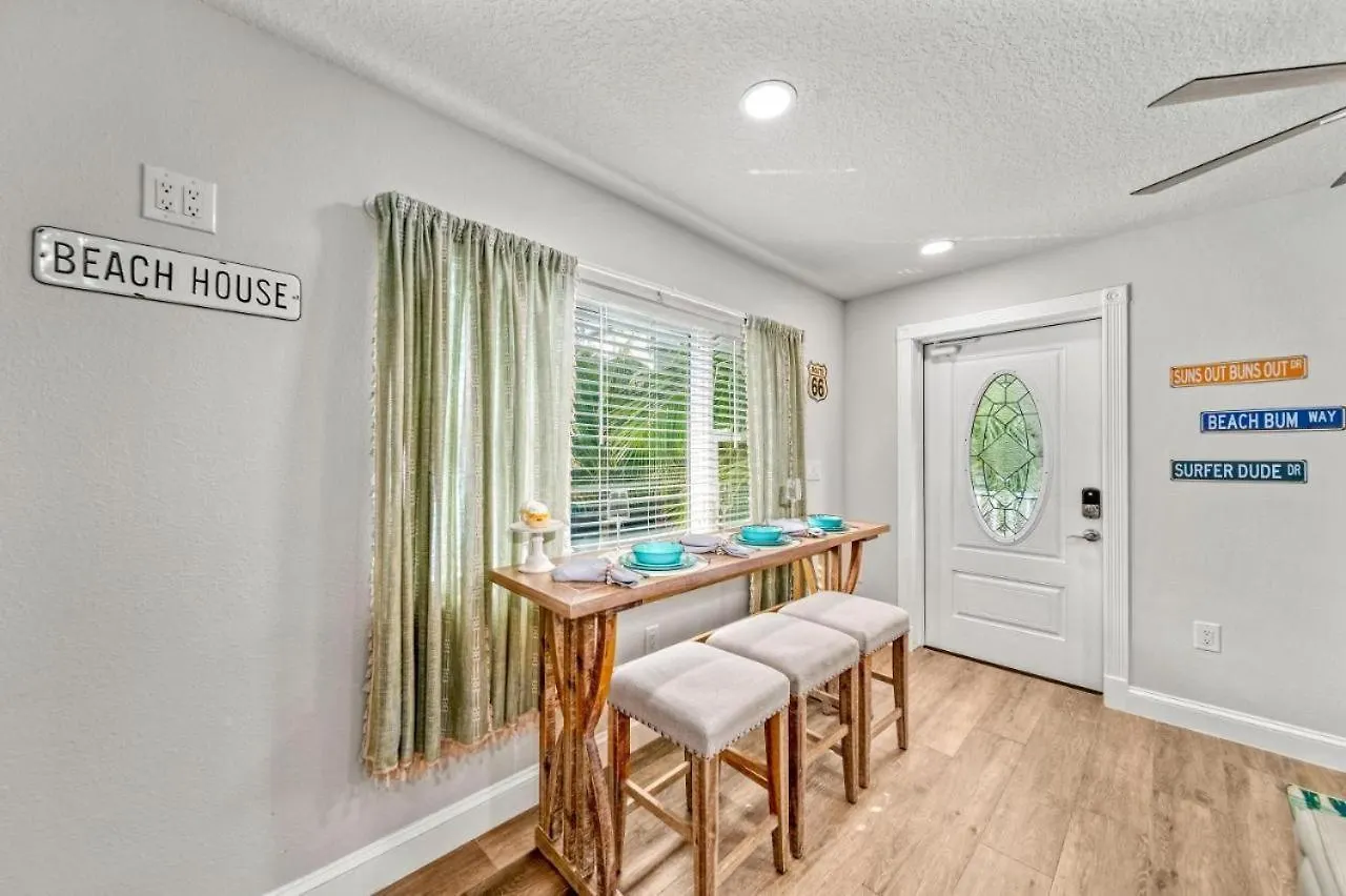 2br Coconut 800ft Walk To Games * Sarasota
