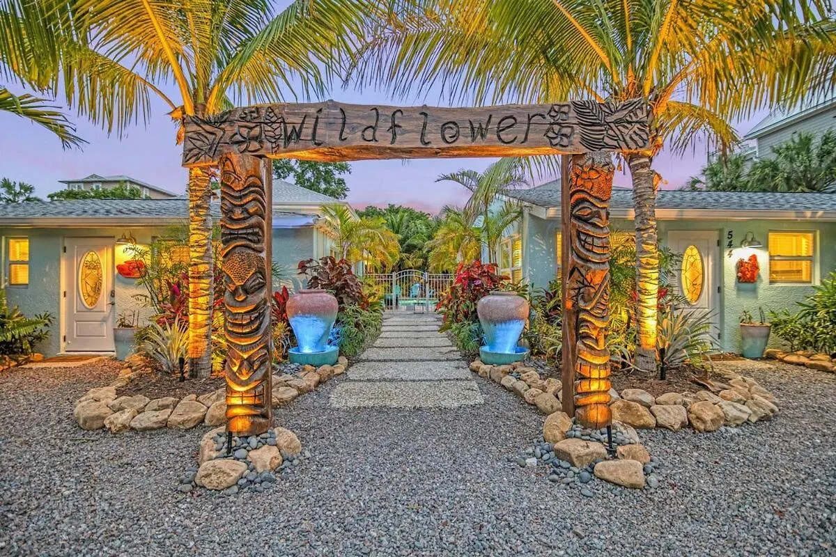 Holiday home 2br Coconut 800ft Walk To Games *