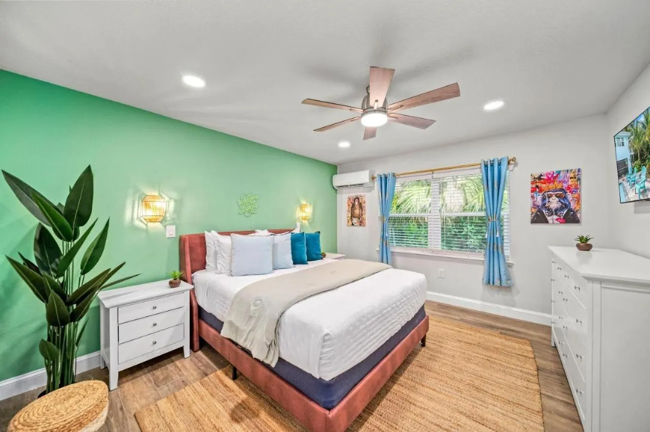 2br Coconut 800ft Walk To Games Holiday home Sarasota
