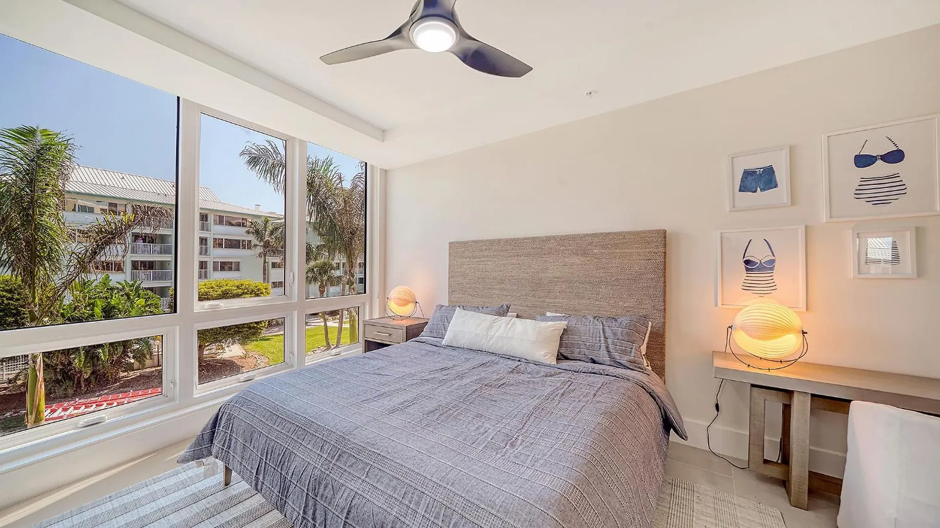 Apartment Ten35 Seaside