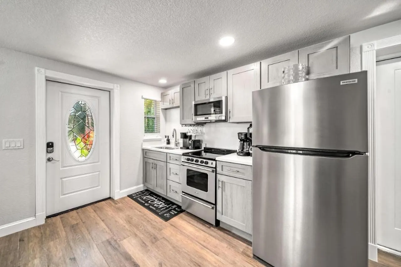 Bromiscus 2br Amazing Pool, Games Sarasota