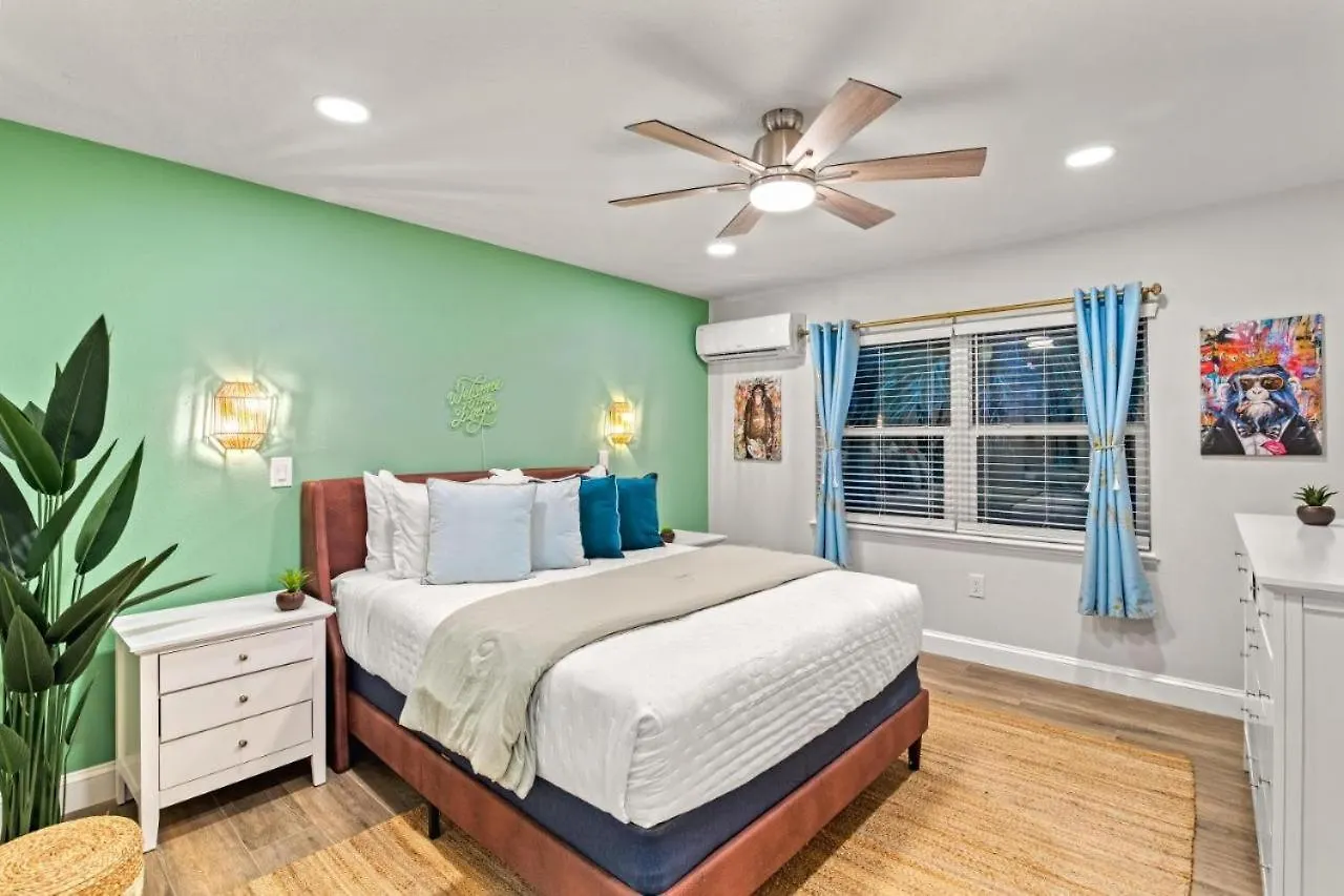 Holiday home 2br Coconut 800ft Walk To Games Sarasota