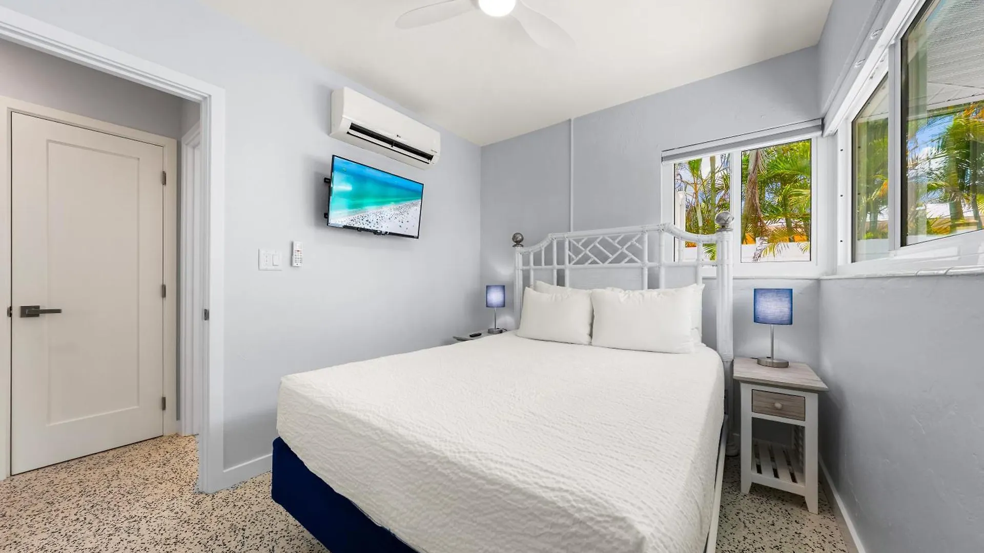 A Hidden Paradise By Beachside Management *