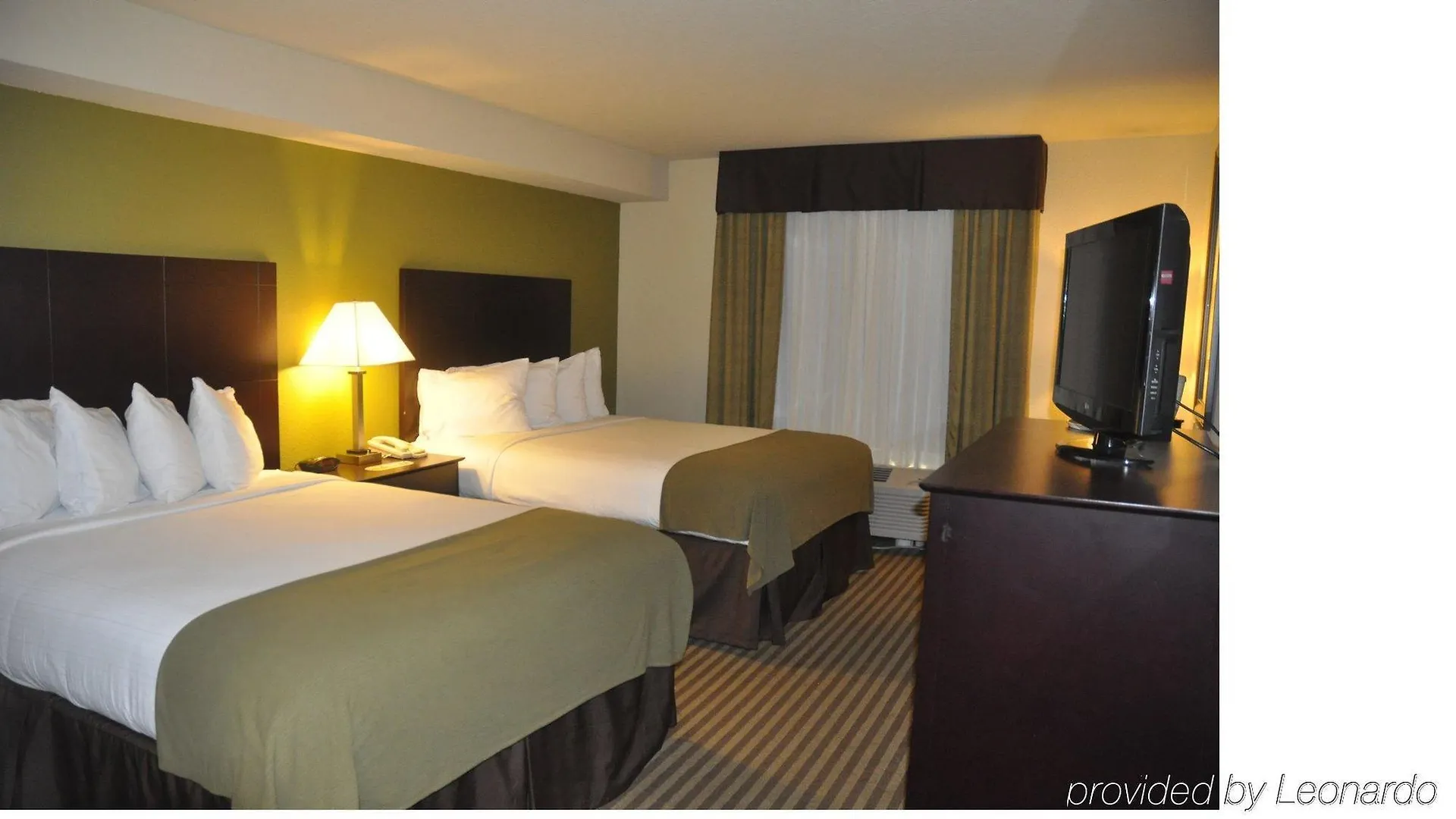 Hotel Express & Sarasota East By Ihg Vamo