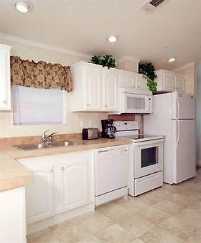 Arbor Terrace Camping 4*
