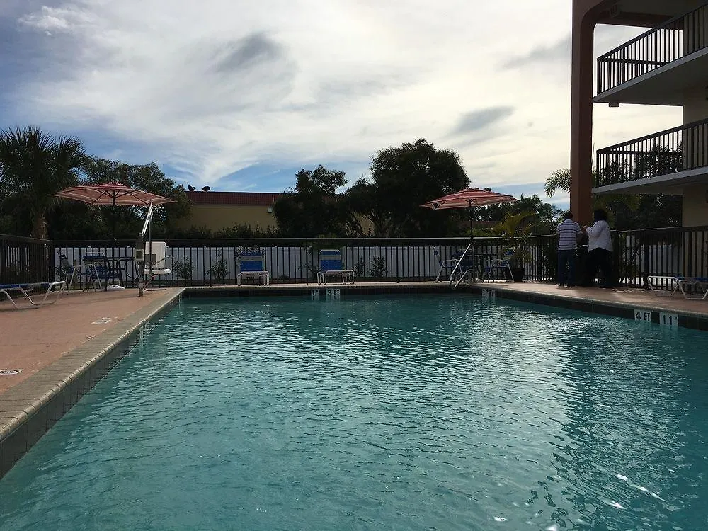 Days By Wyndham Bay Szálloda 3*