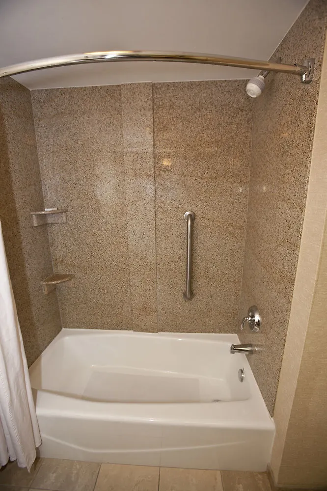 Hotel Hampton I-75 Bee Ridge 3*
