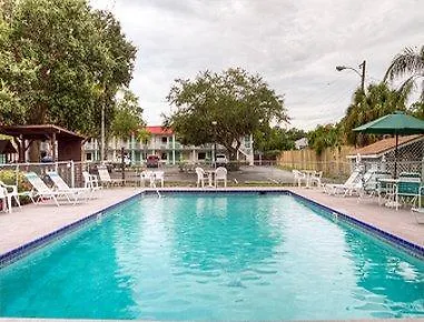 Super 8 By Wyndham Sarasota Near Siesta Key Motel