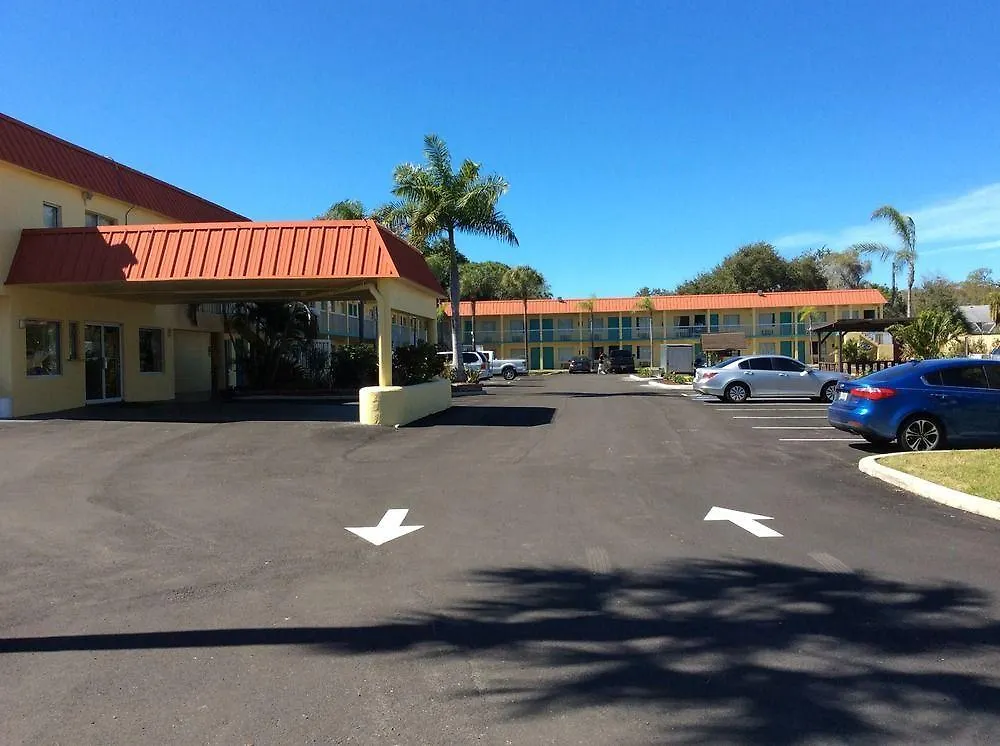 Super 8 By Wyndham Sarasota Near Siesta Key Motel Sarasota