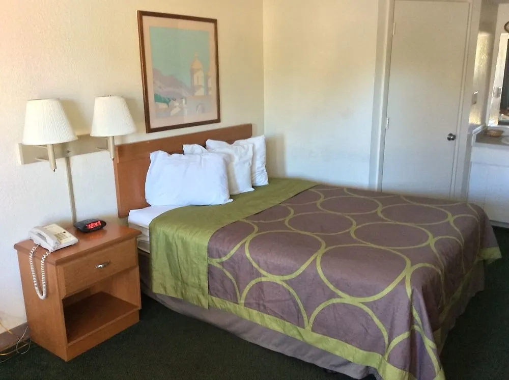 Super 8 By Wyndham Sarasota Near Siesta Key Motel Sarasota