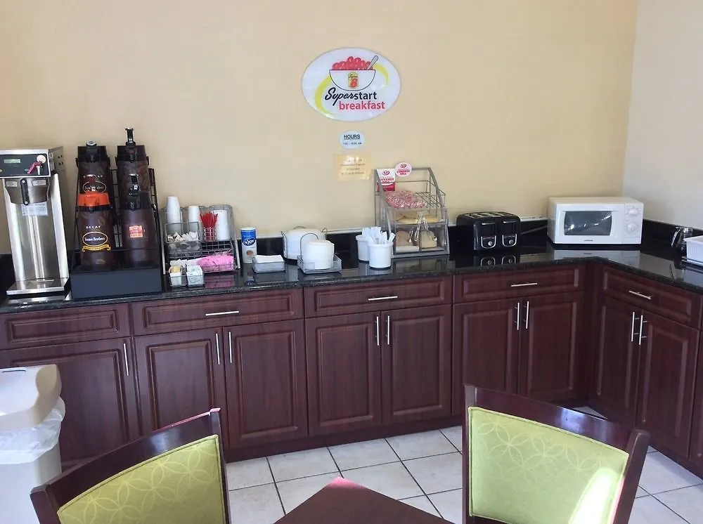 Motel Super 8 By Wyndham Sarasota Near Siesta Key 2*