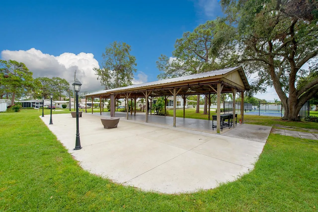 Arbor Terrace 4*