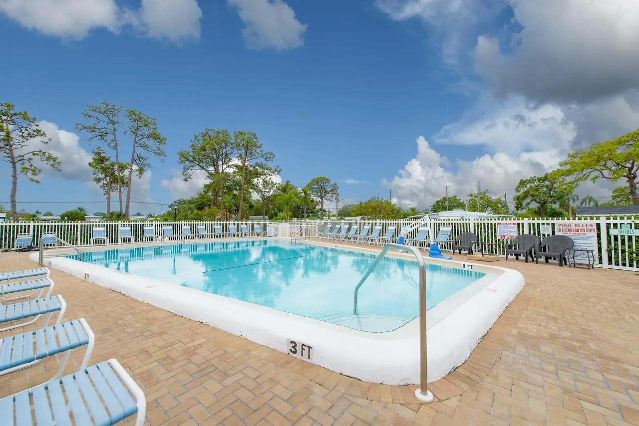 Arbor Terrace Camping 4*