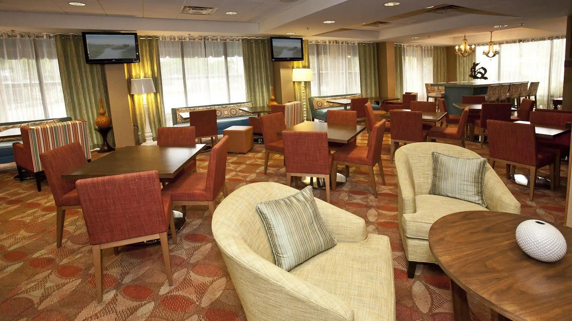 Hampton I-75 Bee Ridge Hotel 3*