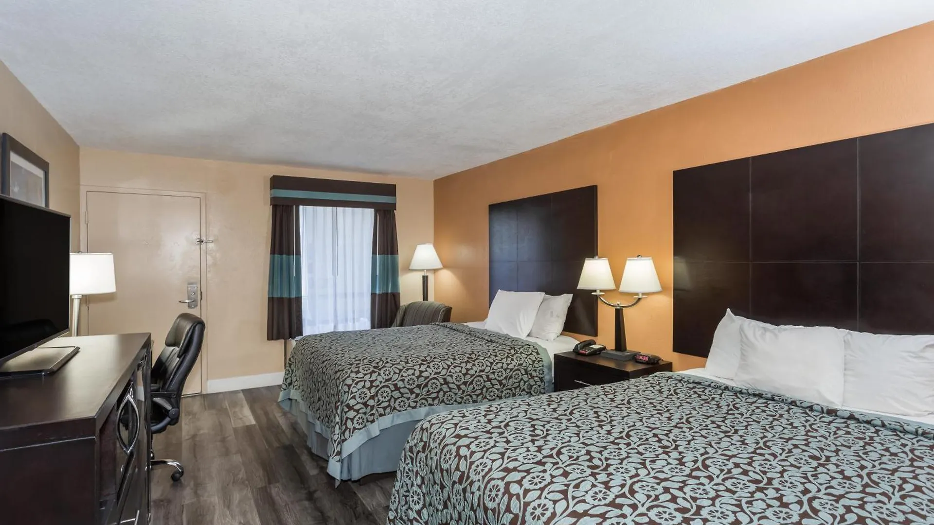 Days By Wyndham Bay Szálloda 3*