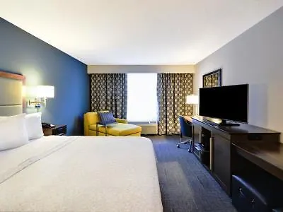 Hampton I-75 Bee Ridge Hotel 3*