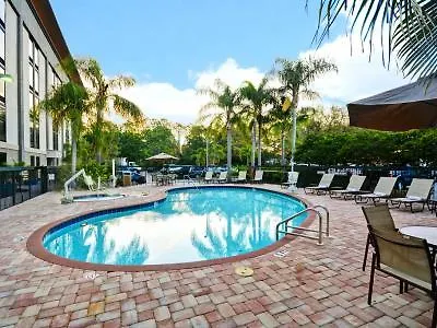 Hampton I-75 Bee Ridge Hotel 3*