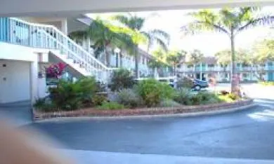 Super 8 By Wyndham Sarasota Near Siesta Key