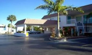 Motel Super 8 By Wyndham Sarasota Near Siesta Key Sarasota