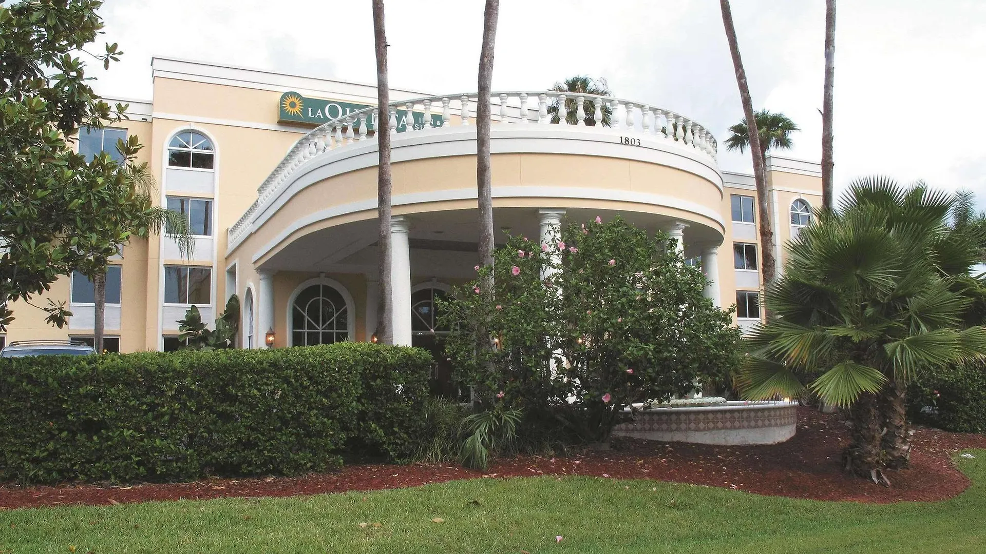 Hotel La Quinta By Wyndham Downtown 3*