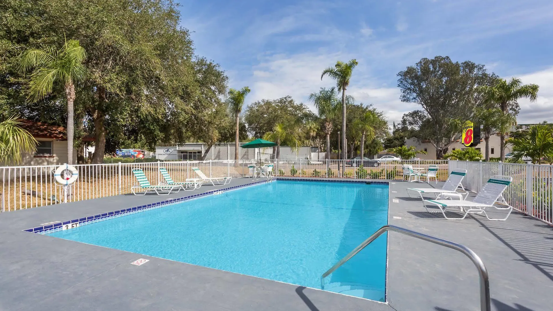 Super 8 By Wyndham Sarasota Near Siesta Key 2* Sarasota