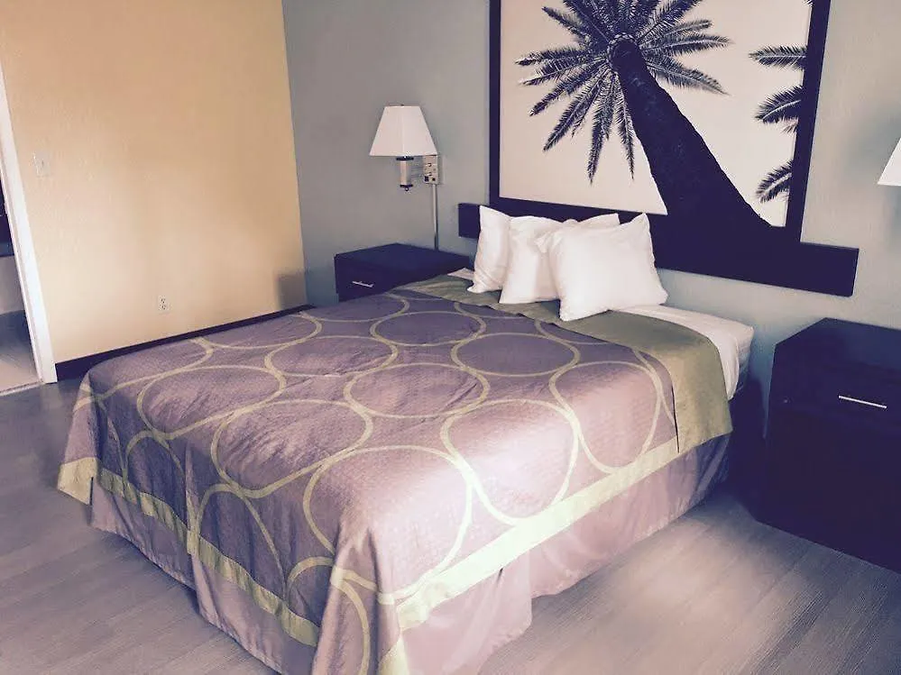 Super 8 By Wyndham Sarasota Near Siesta Key Motel 2*