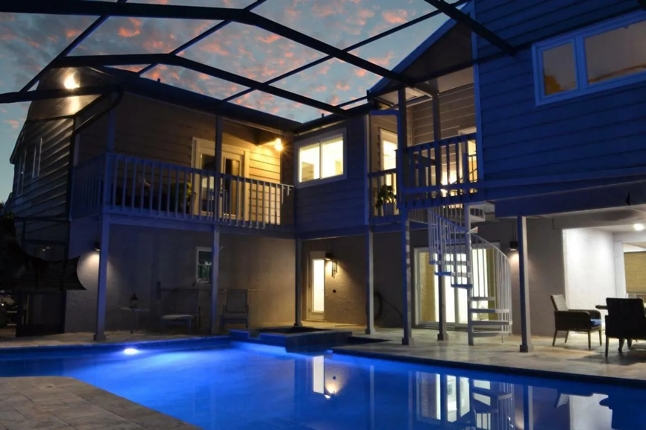 Shell - The Treehouse 210 * Sarasota