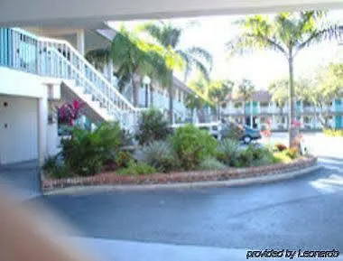 Motel Super 8 By Wyndham Sarasota Near Siesta Key Sarasota