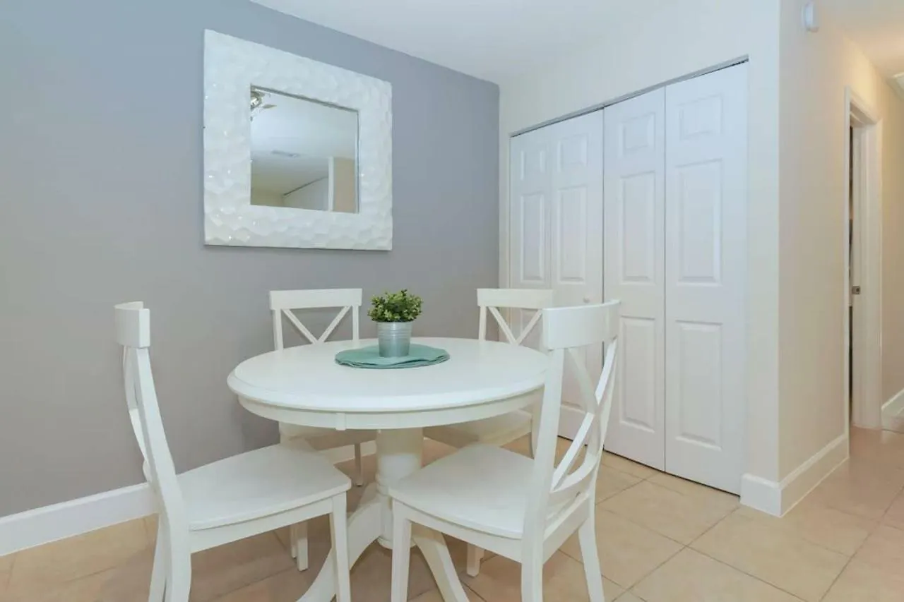 Holiday home Lovely - Close To Siesta, Shops & Dining *