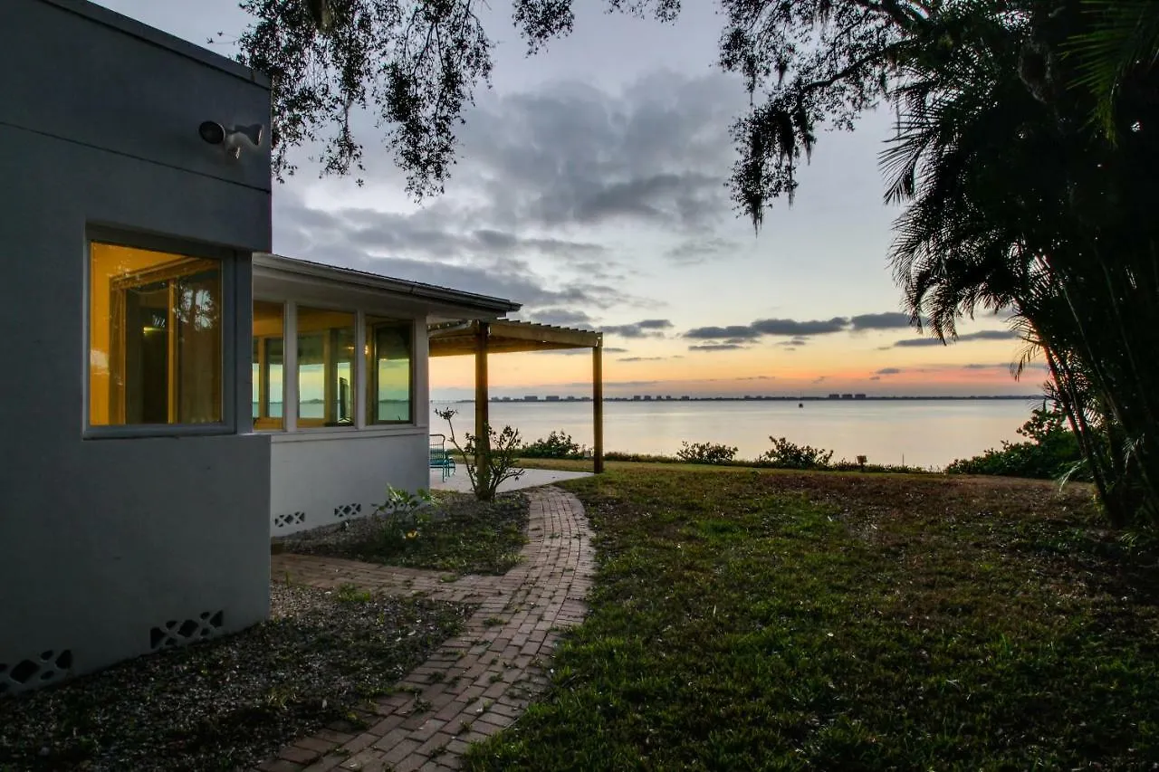 Sunsetter On Sapphire Shores Holiday home