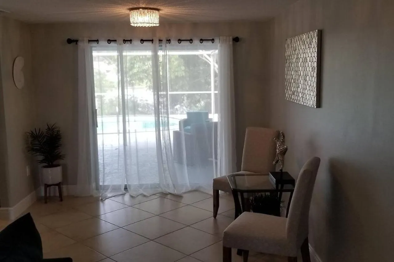 Pool On Gulf Gate 5min Away From Siesta Key Holiday home *
