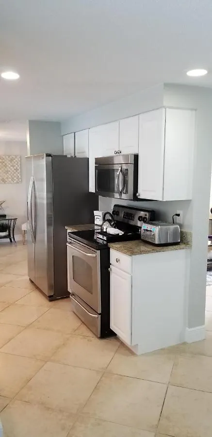 Pool On Gulf Gate 5min Away From Siesta Key Holiday home *